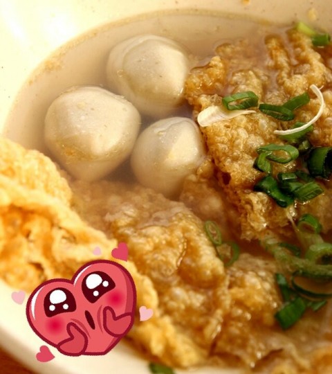 Fish ball noodles for lunch, yummy!!