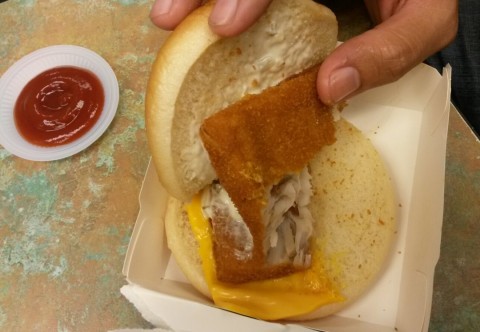 seriously, McDonald's? Half a slice of cheese?? *tsk tsk tsk*