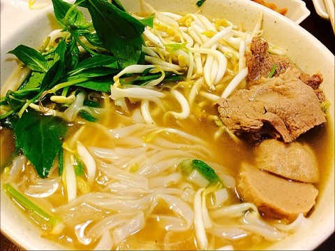 Taste good n it can be better if come with traditional Pho noodle