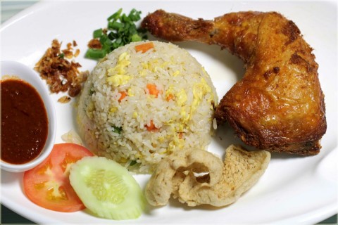 #Signature #fried #rice goes with marinade #spicy fried #chicken