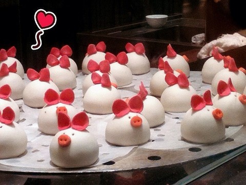 piggy-shaped dumplings so cute!