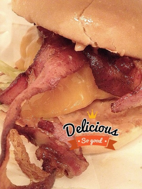 patty is juicy w bacon & cheese - yumms!