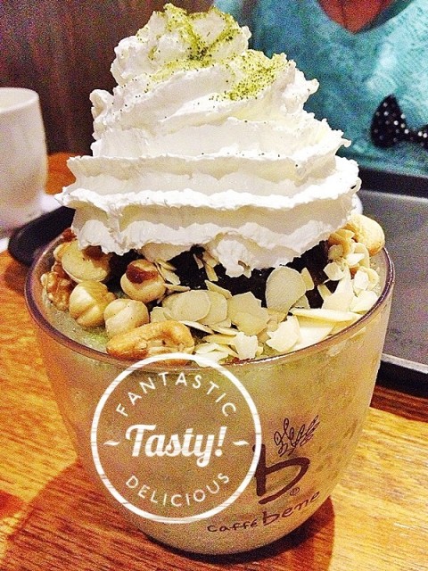 combi of nuts, whipped cream n ice - awesome; must try!