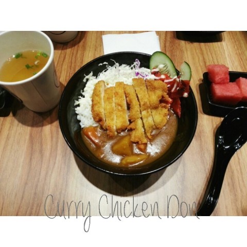 the chicken chop was so crispy ,mixed with the sweet (not so spicy) Japanese curry,  it was awesome! nice lunch at here. 