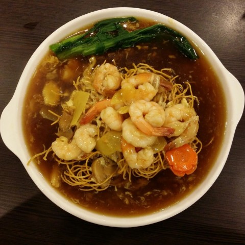 Big portion with generous fresh prawn.. The gravy is good and noodle have some crunchy...