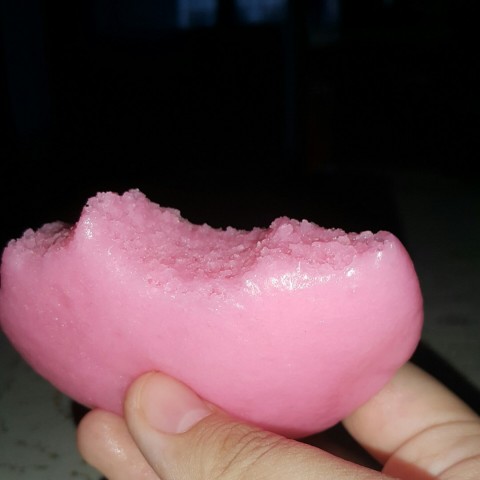 yummy pink kueh! my favorite! 