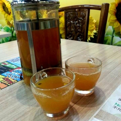 Full of various type of fruits, thus extremely healthy. Uploading pictures at OpenSnap while enjoying this authentic tea. Perfect!