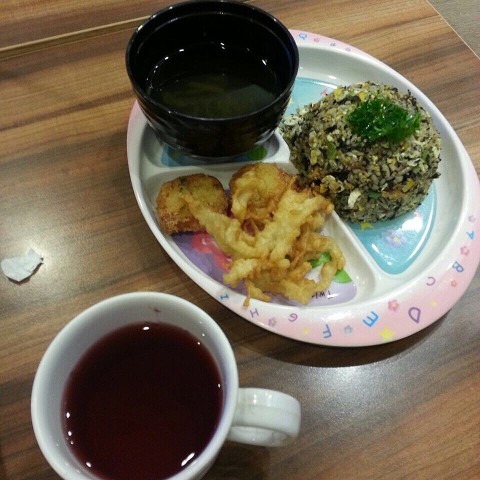 Served with soup of the day, drink, veggie nugget, fried enoki mushroom 