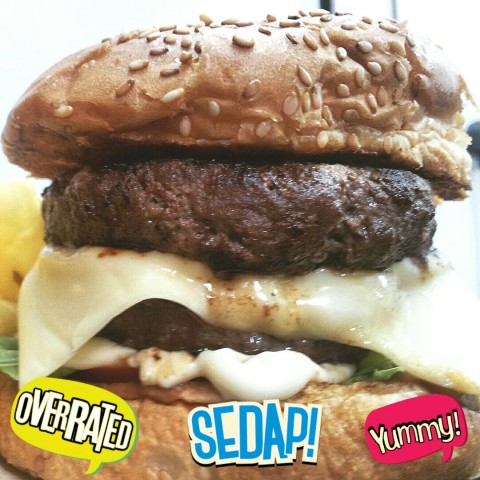 Juicy Double Beef Patties with ranch dressing by Chef Jack !! Definitely over rated burger in Kluang !! Yummy-li-cious !!