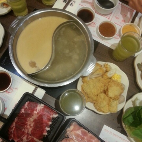 ohhh yeahhh steamboat ~Free flow chicken n lamb 