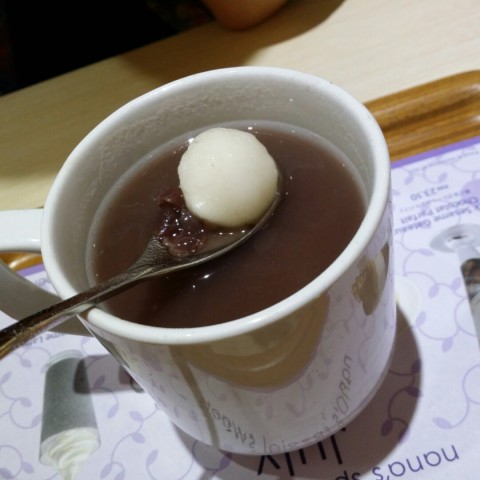 Hot red bean soup with Mochi