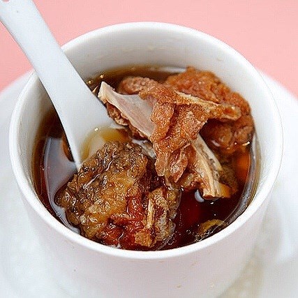 Double Steamed “Tian Ma” Fish Head Herbal Soup(RM 16/bowl0 . The soup comes simply good with the aromatic flavours.
