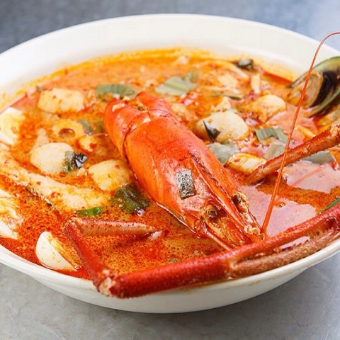 Seafood Tom Yum Noodles (RM 98.00). Not too spicy and it is filled with the creamy base soup, the tomyam noodles is obviously double thumbs up. Using the Thai Noodles, it served with the huge river pr