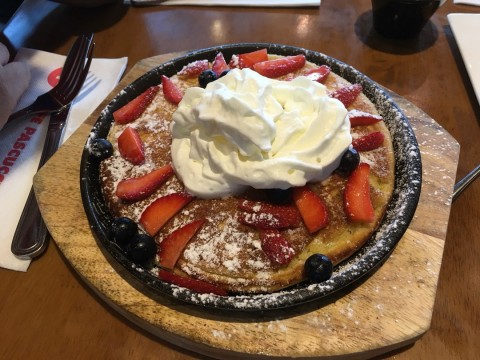 #pancake #strawberry #blueberry #nice #yummy 
