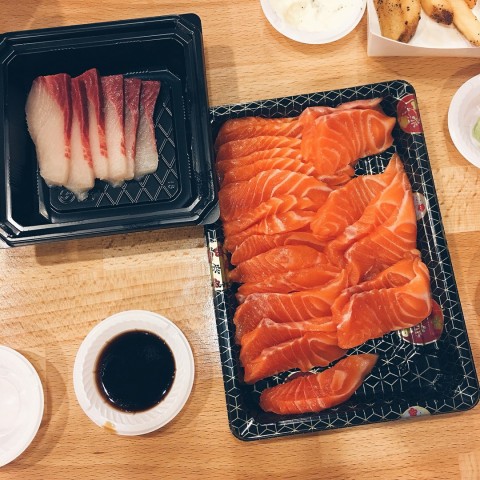 Right: salmon sashimi XL (rm34.9)
