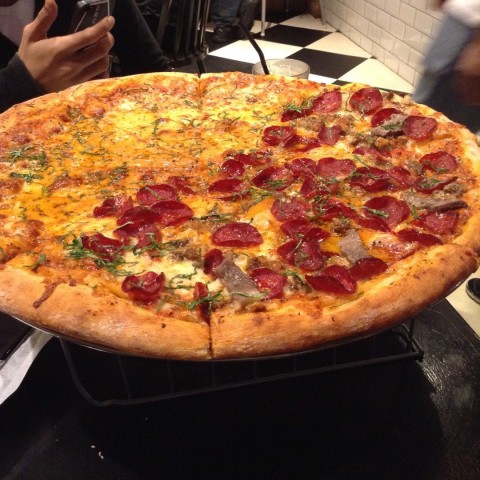 Huge-ass #pizza! 😍