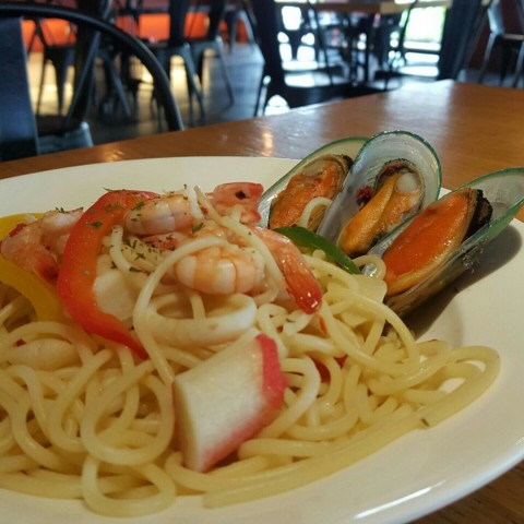 #lunch #cafe #yummy #spaghettiaglioolio #seafood
